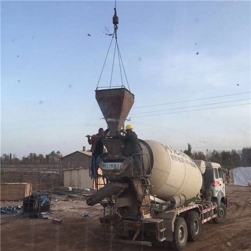 广丰区“精准瞄准”—— 吊车的 “定位导航” 技术